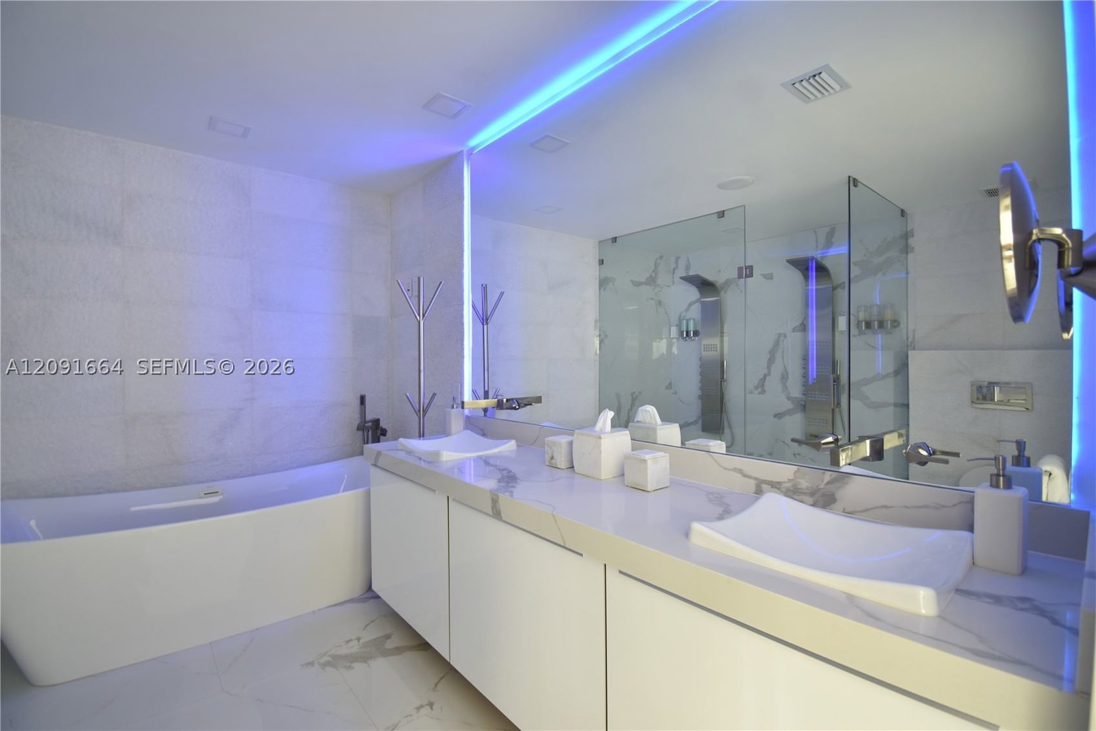 Real estate property located at 20501 22nd Pl, Miami-dade, Highland Oak Gardens Sec, Miami, FL