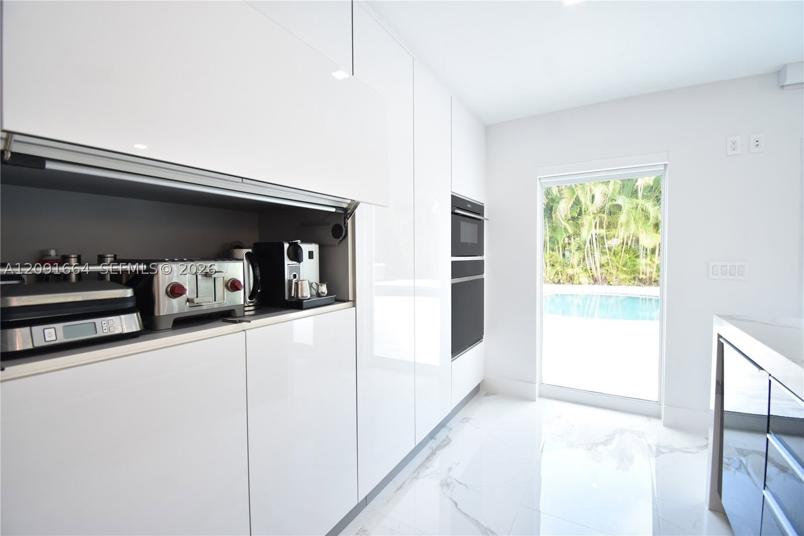 Real estate property located at 20501 22nd Pl, Miami-dade, Highland Oak Gardens Sec, Miami, FL