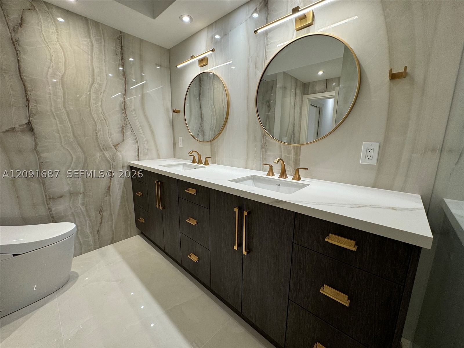Real estate property located at , Miami-dade, Ashley Apartments Condomi, Miami Beach, FL