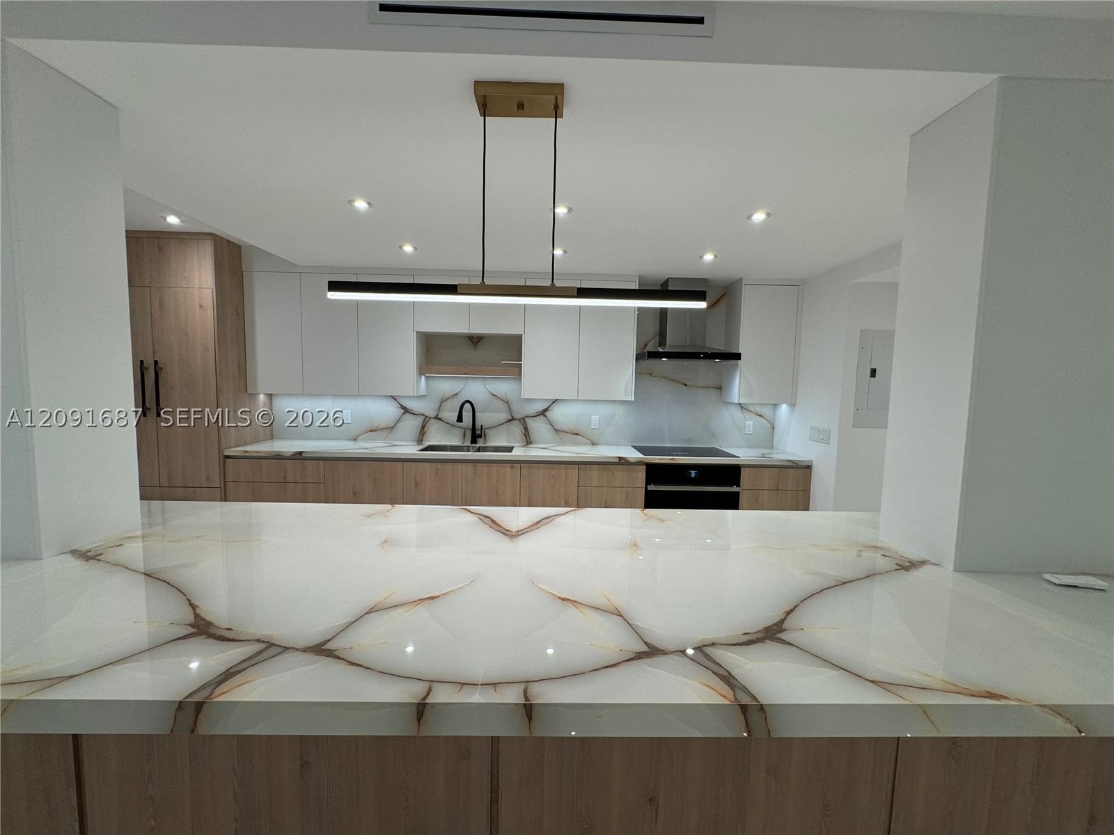 Real estate property located at , Miami-dade, Ashley Apartments Condomi, Miami Beach, FL