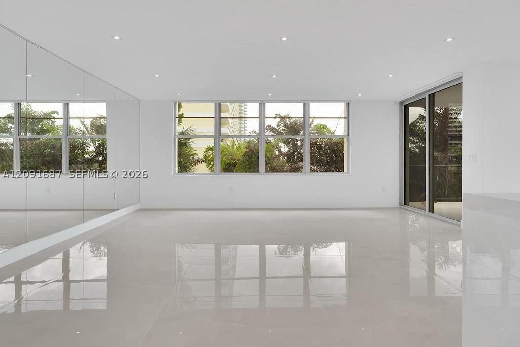 Real estate property located at , Miami-dade, Ashley Apartments Condomi, Miami Beach, FL
