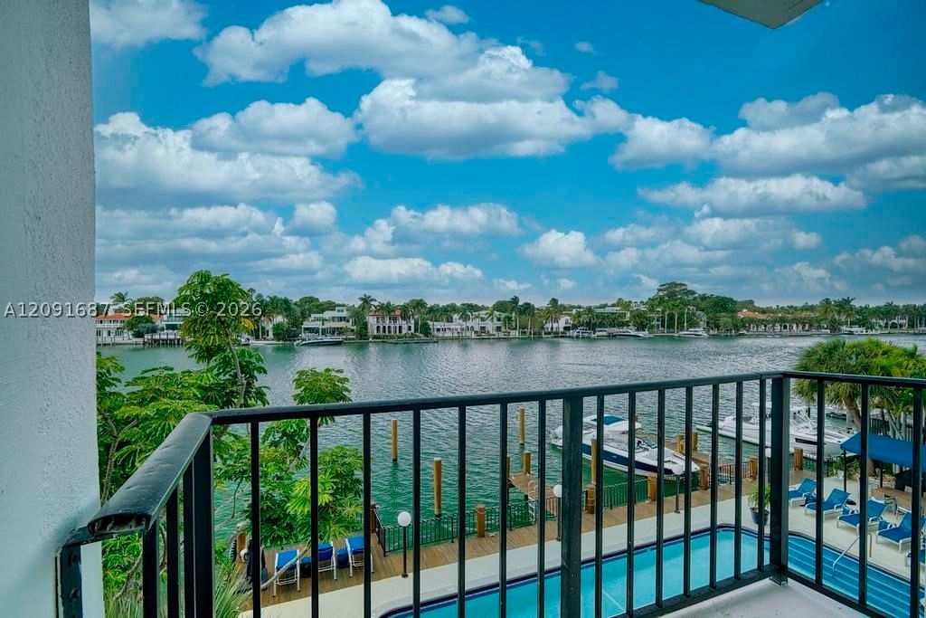Real estate property located at , Miami-dade, Ashley Apartments Condomi, Miami Beach, FL