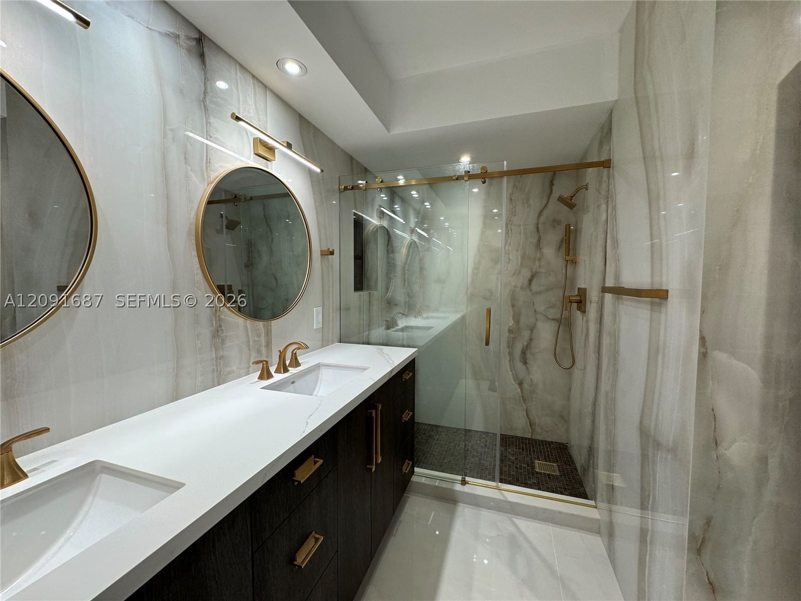 Real estate property located at , Miami-dade, Ashley Apartments Condomi, Miami Beach, FL