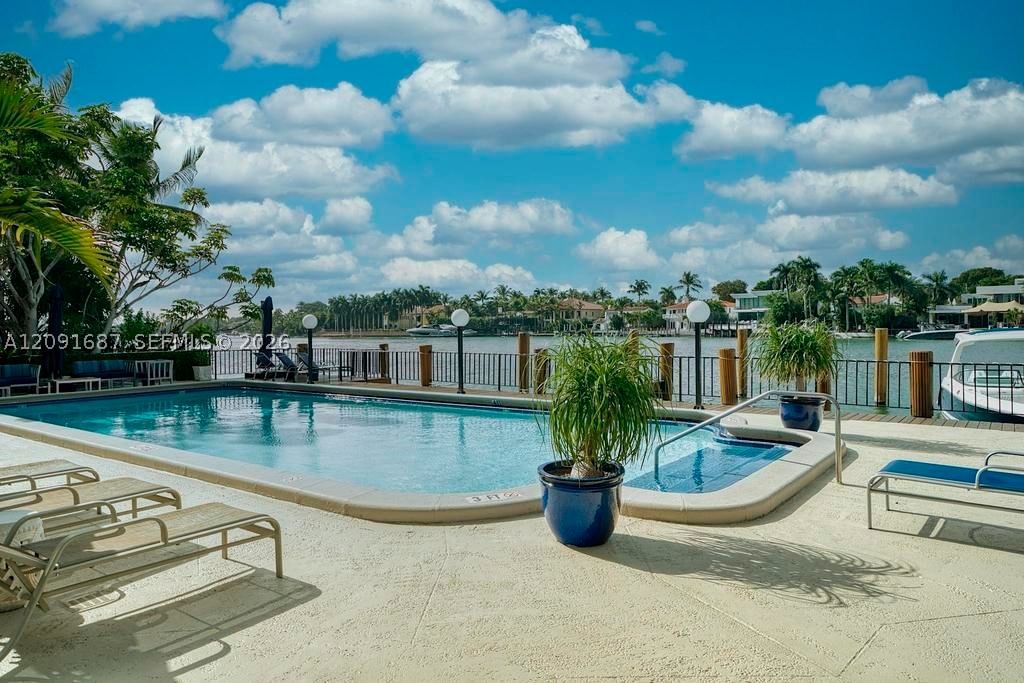 Real estate property located at , Miami-dade, Ashley Apartments Condomi, Miami Beach, FL