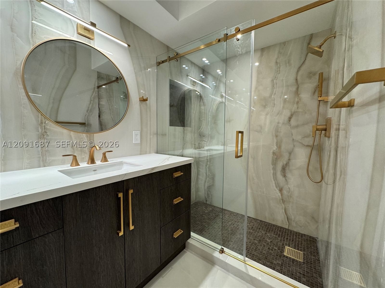 Real estate property located at , Miami-dade, Ashley Apartments Condomi, Miami Beach, FL