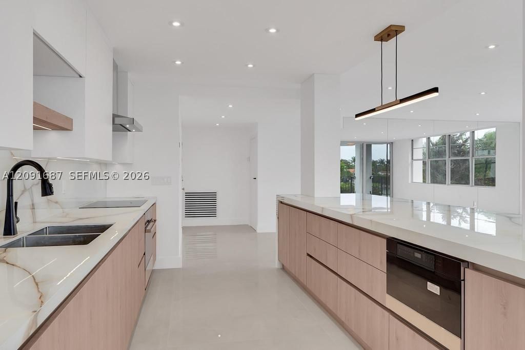 Real estate property located at , Miami-dade, Ashley Apartments Condomi, Miami Beach, FL