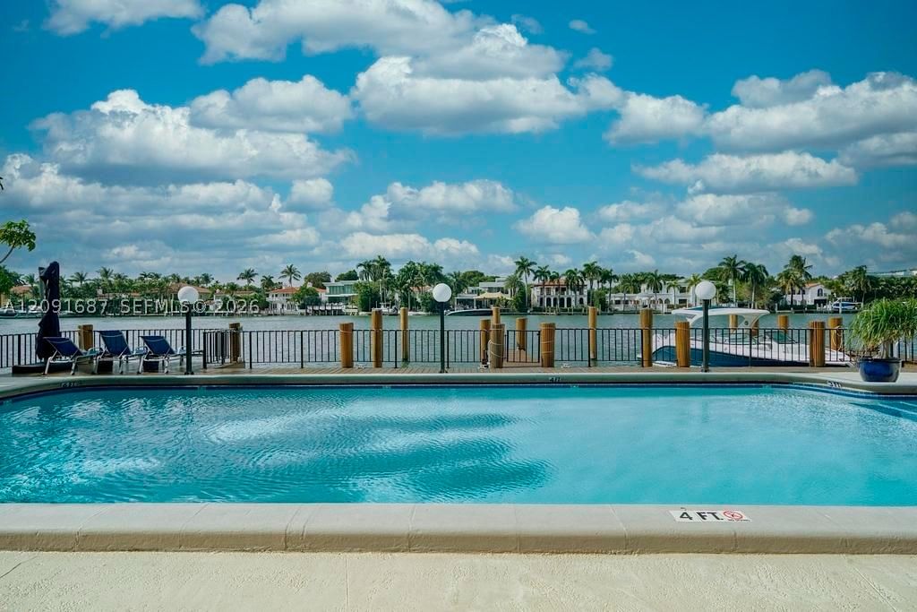Real estate property located at , Miami-dade, Ashley Apartments Condomi, Miami Beach, FL