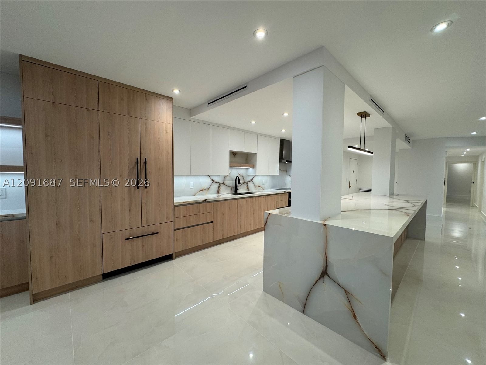 Real estate property located at , Miami-dade, Ashley Apartments Condomi, Miami Beach, FL