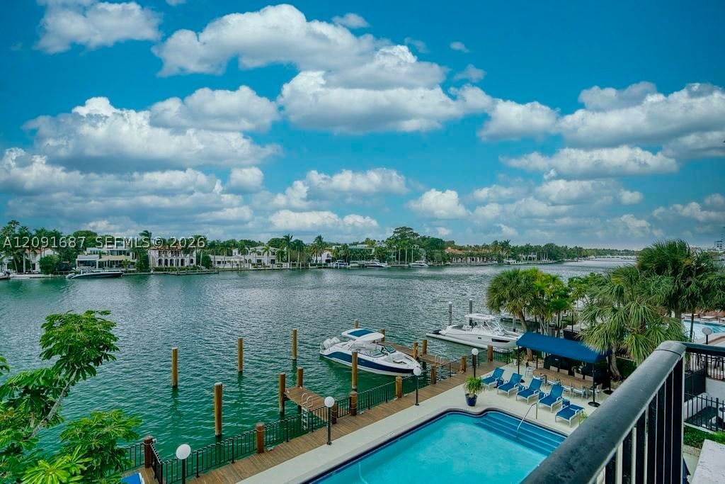 Real estate property located at , Miami-dade, Ashley Apartments Condomi, Miami Beach, FL