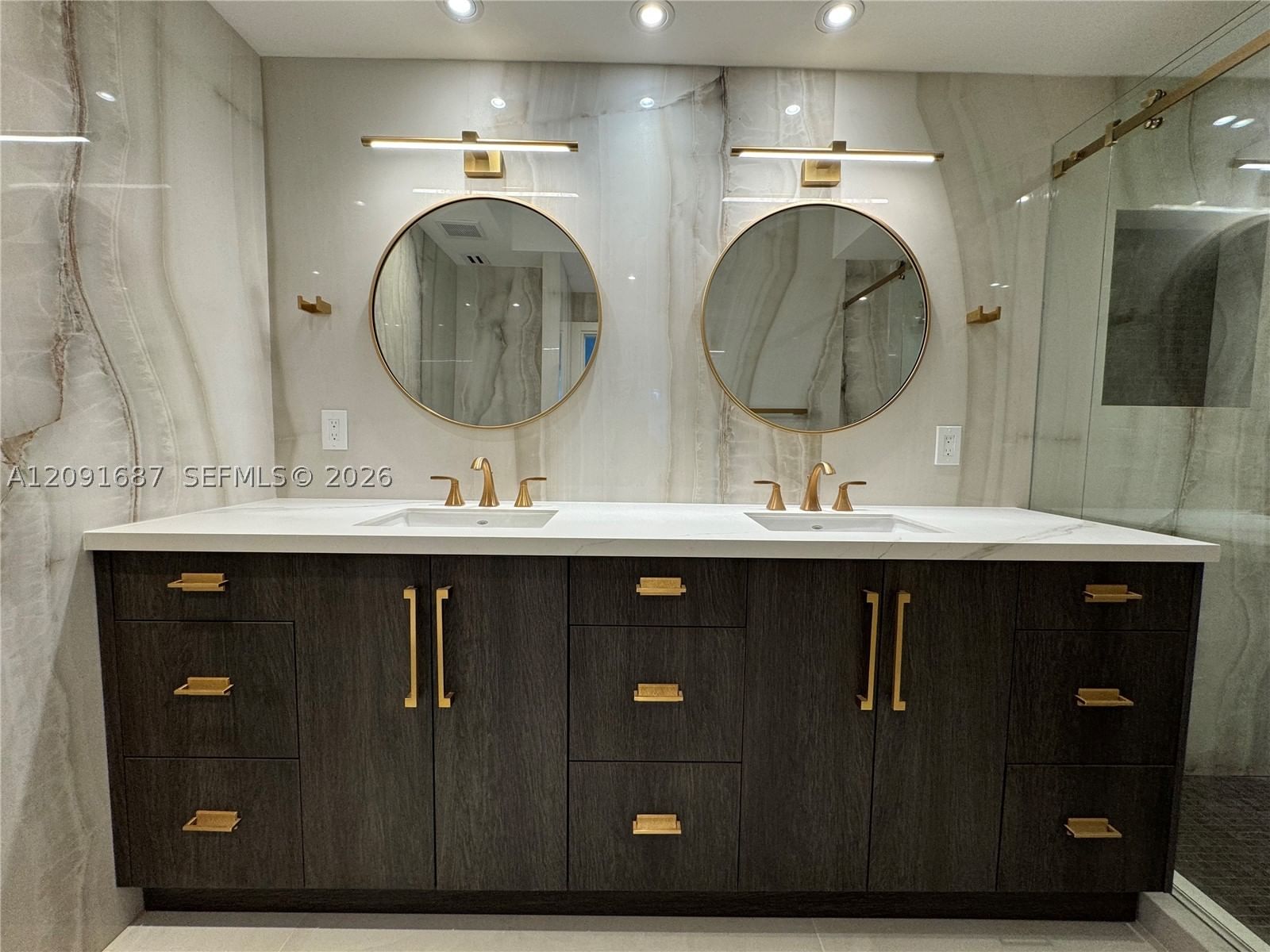 Real estate property located at , Miami-dade, Ashley Apartments Condomi, Miami Beach, FL