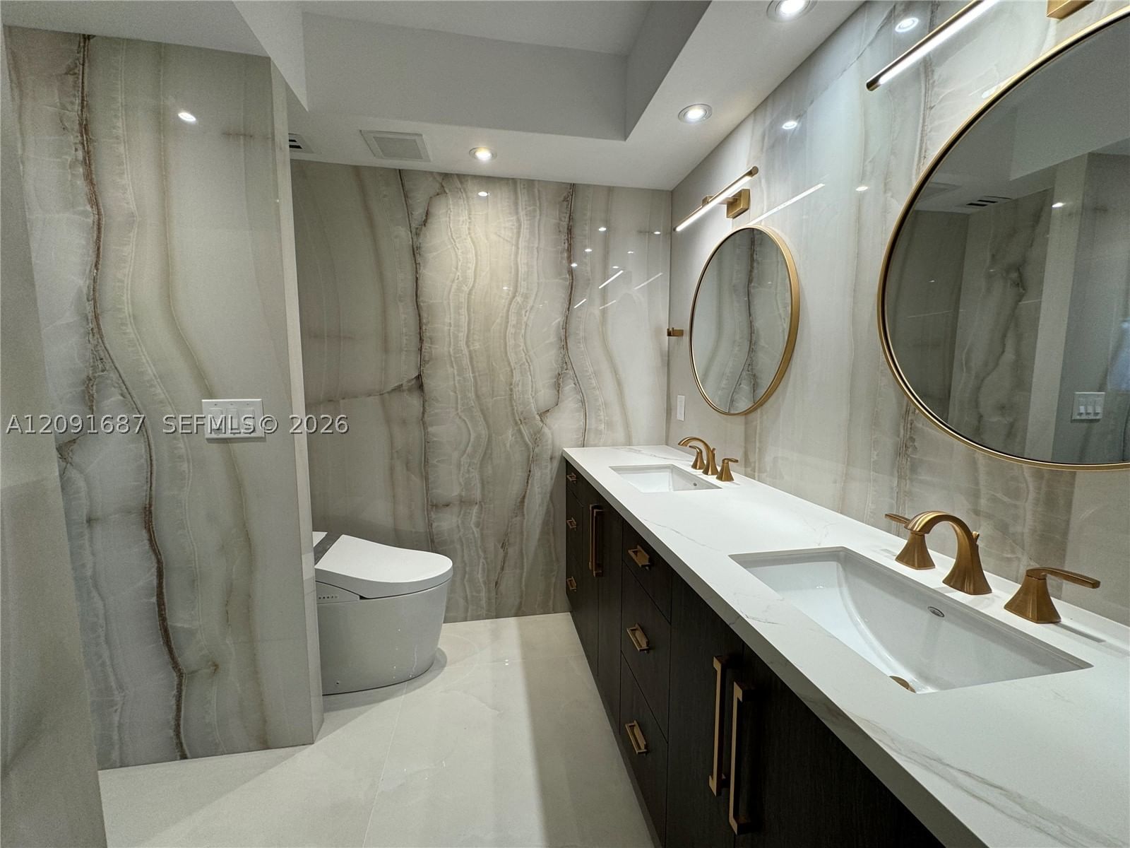 Real estate property located at , Miami-dade, Ashley Apartments Condomi, Miami Beach, FL
