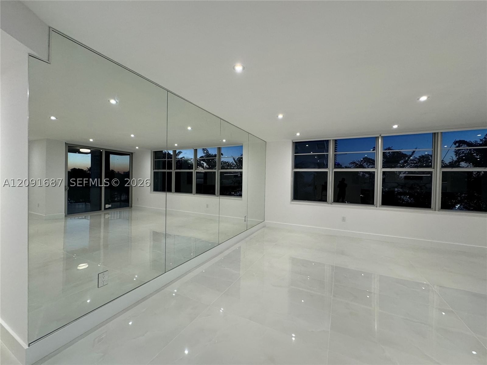Real estate property located at , Miami-dade, Ashley Apartments Condomi, Miami Beach, FL