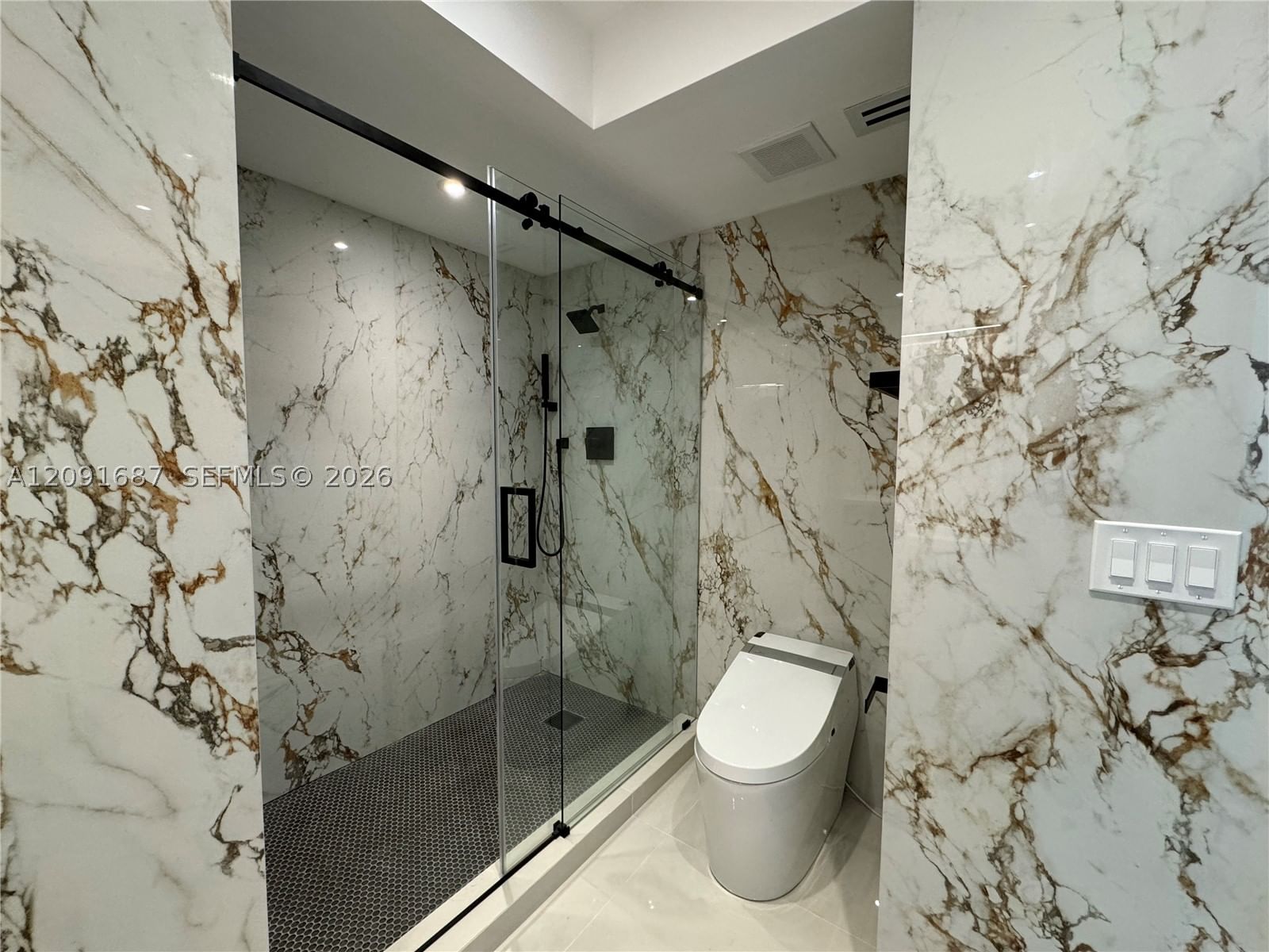 Real estate property located at , Miami-dade, Ashley Apartments Condomi, Miami Beach, FL