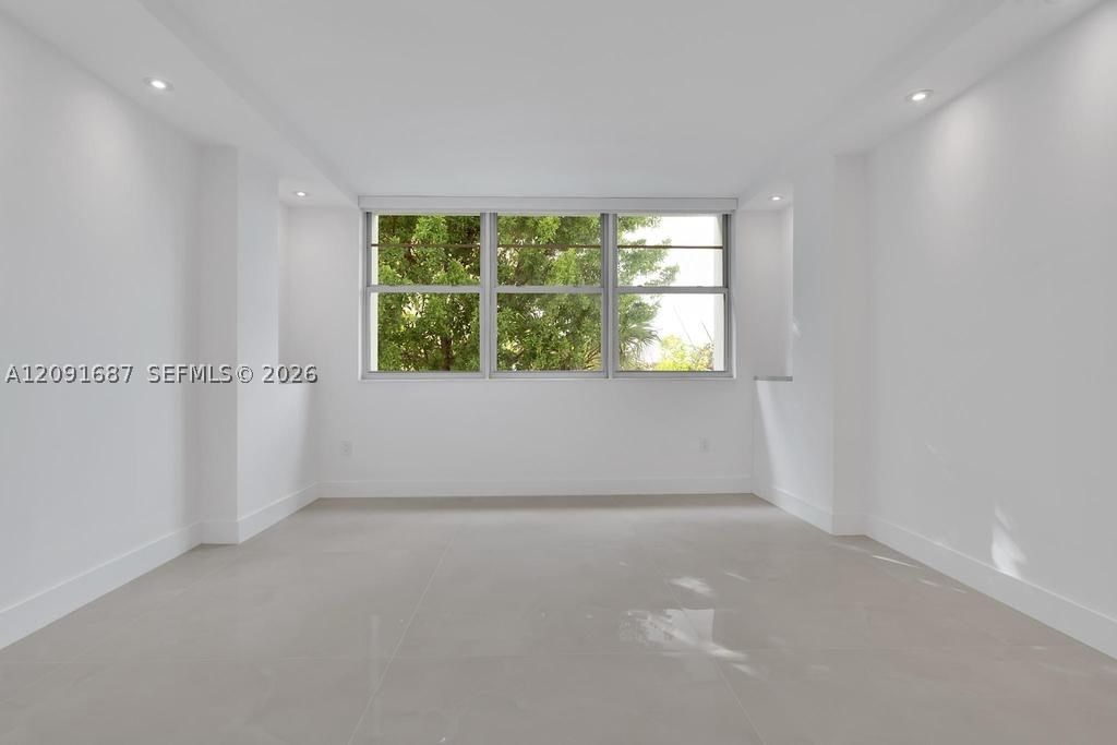 Real estate property located at , Miami-dade, Ashley Apartments Condomi, Miami Beach, FL
