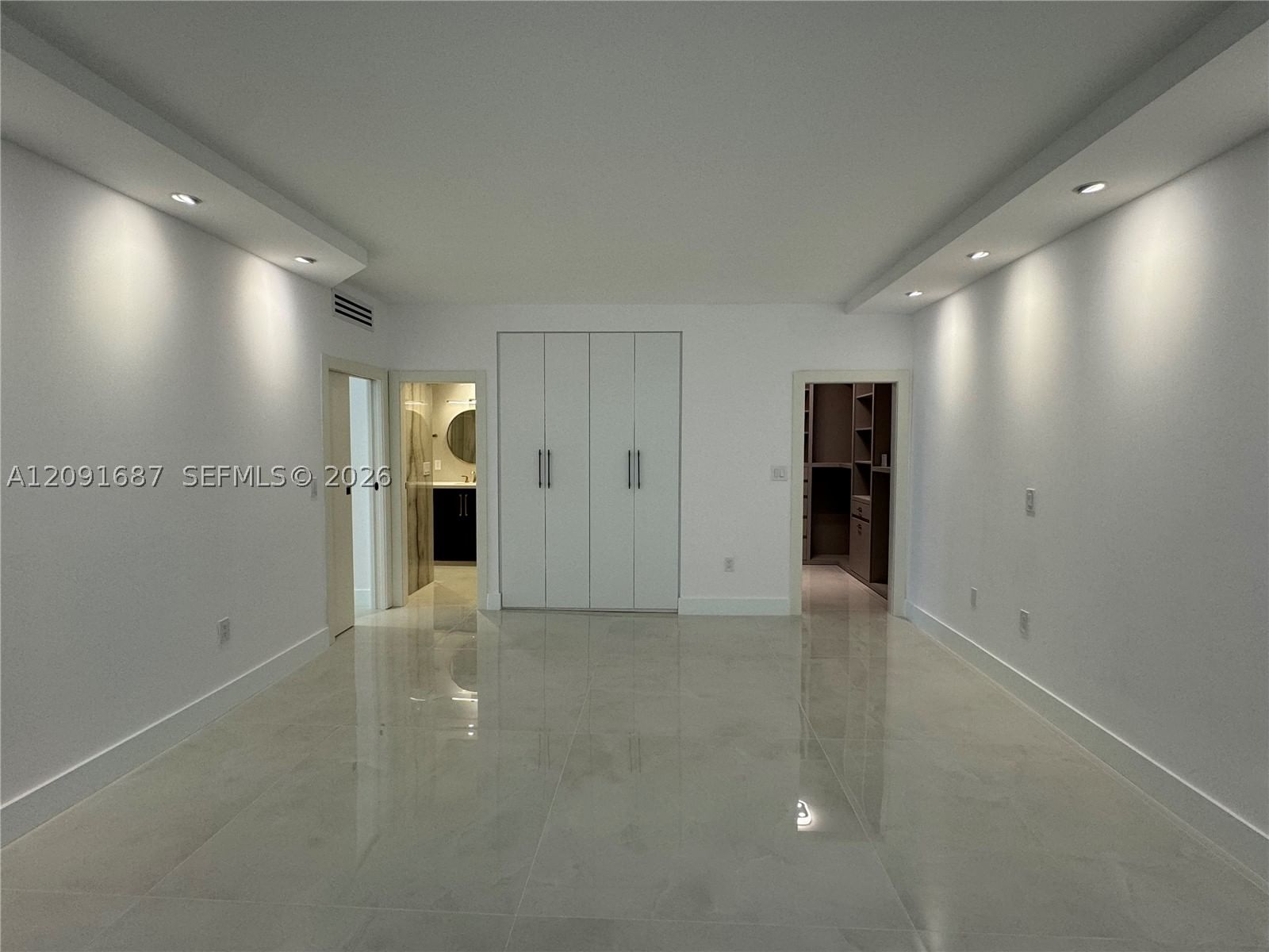 Real estate property located at , Miami-dade, Ashley Apartments Condomi, Miami Beach, FL