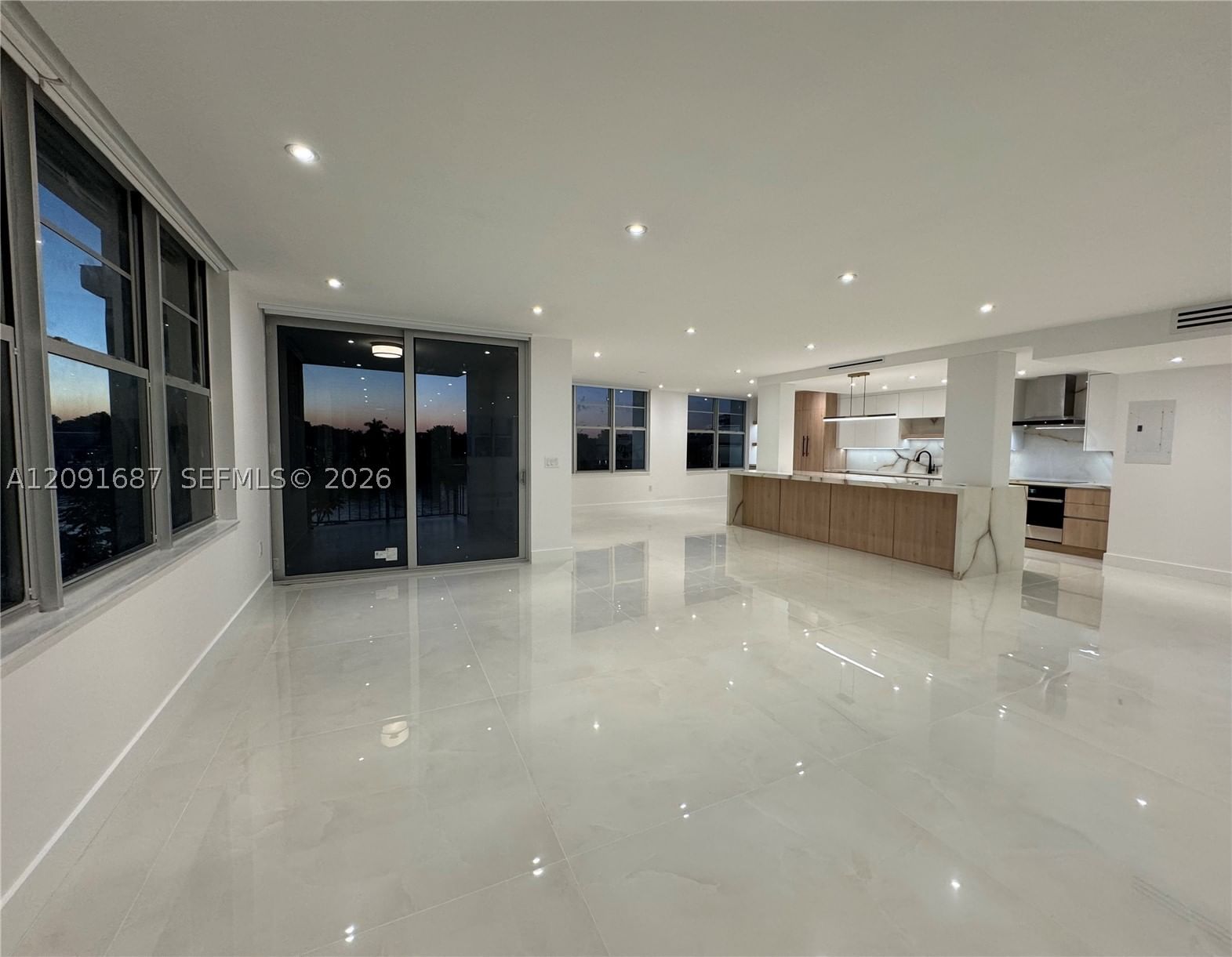 Real estate property located at , Miami-dade, Ashley Apartments Condomi, Miami Beach, FL