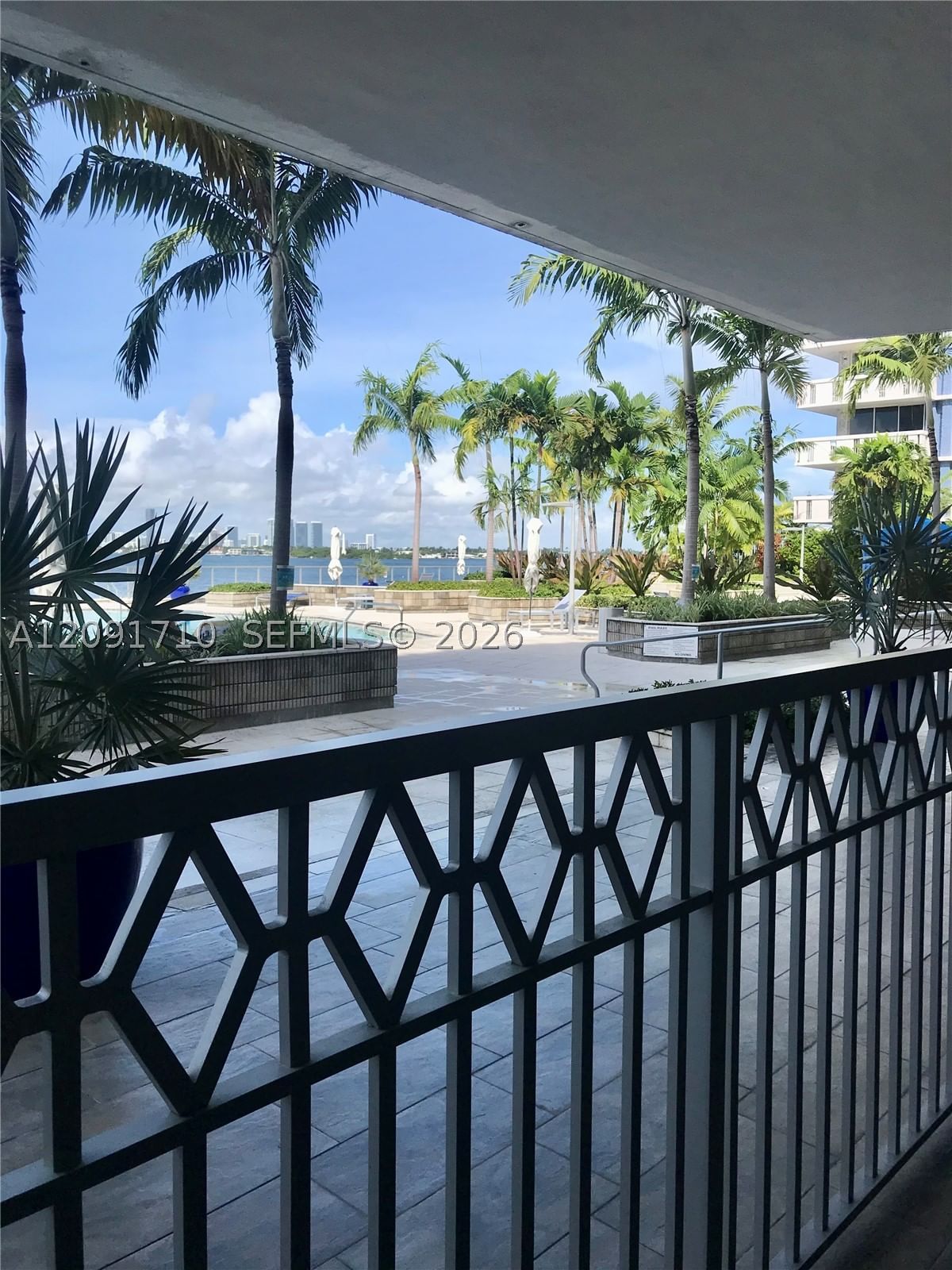 Real estate property located at 800 West Ave #525, Miami-dade, South Bay Club Condo, Miami Beach, FL