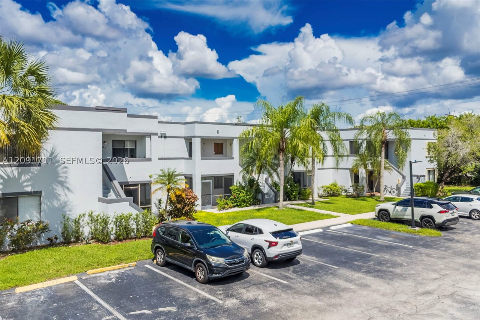 Real estate property located at 161 Lakeview Dr #202, Broward, Racquet Club Village Apar, Weston, FL