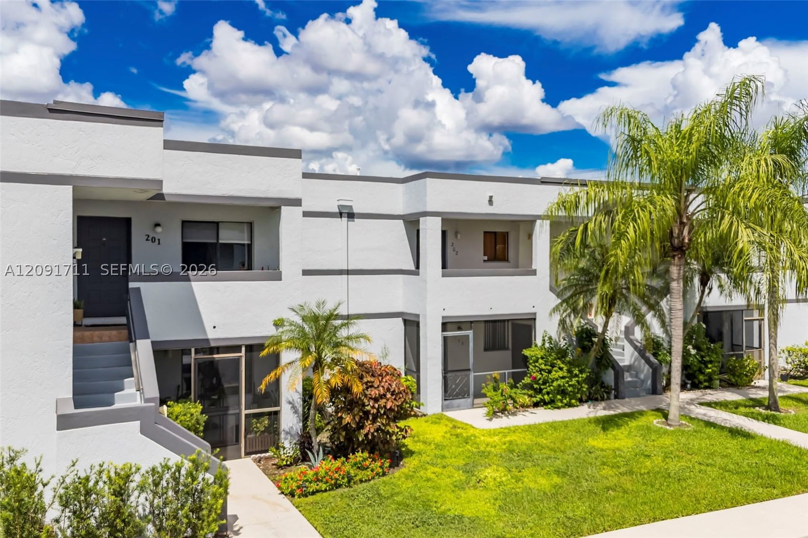Real estate property located at 161 Lakeview Dr #202, Broward, Racquet Club Village Apar, Weston, FL