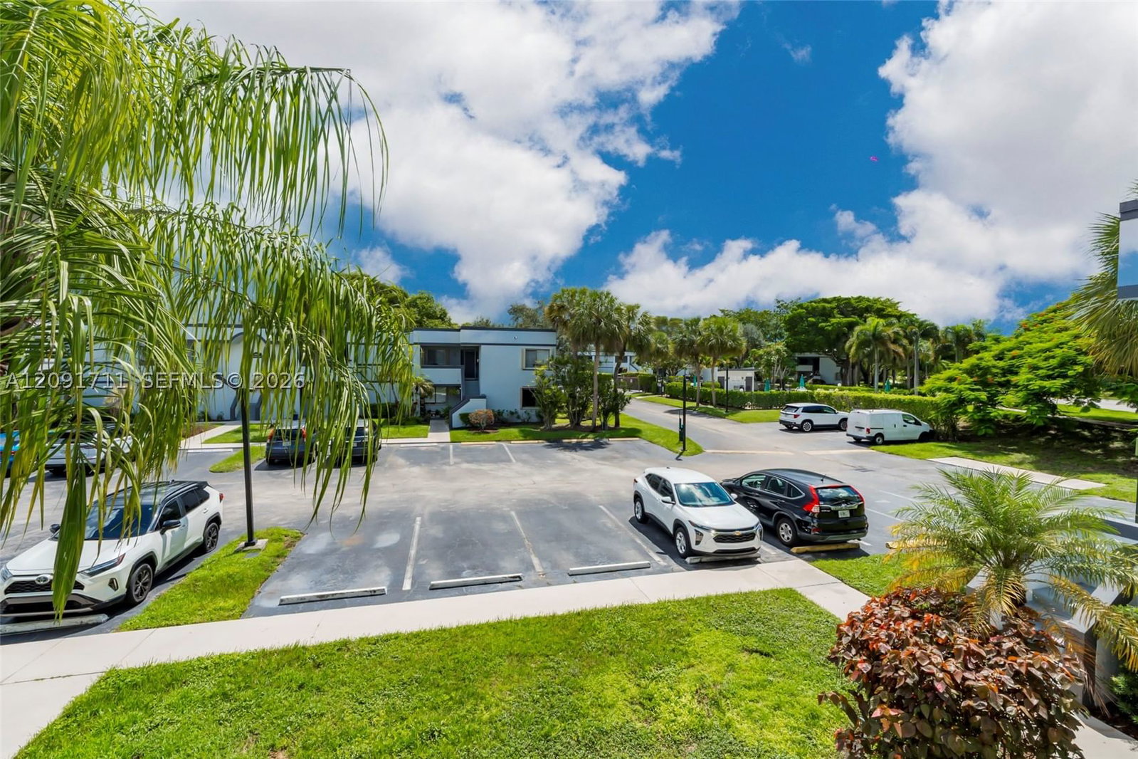 Real estate property located at 161 Lakeview Dr #202, Broward, Racquet Club Village Apar, Weston, FL