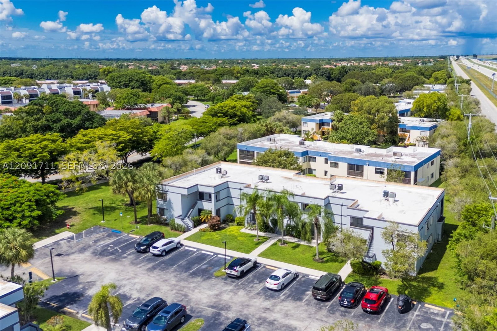 Real estate property located at 161 Lakeview Dr #202, Broward, Racquet Club Village Apar, Weston, FL