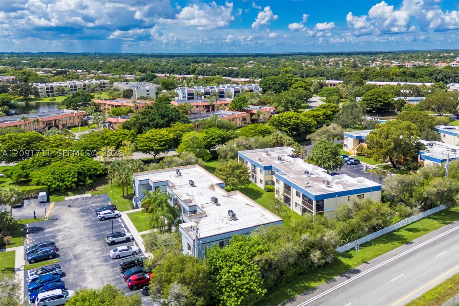 Real estate property located at 161 Lakeview Dr #202, Broward, Racquet Club Village Apar, Weston, FL