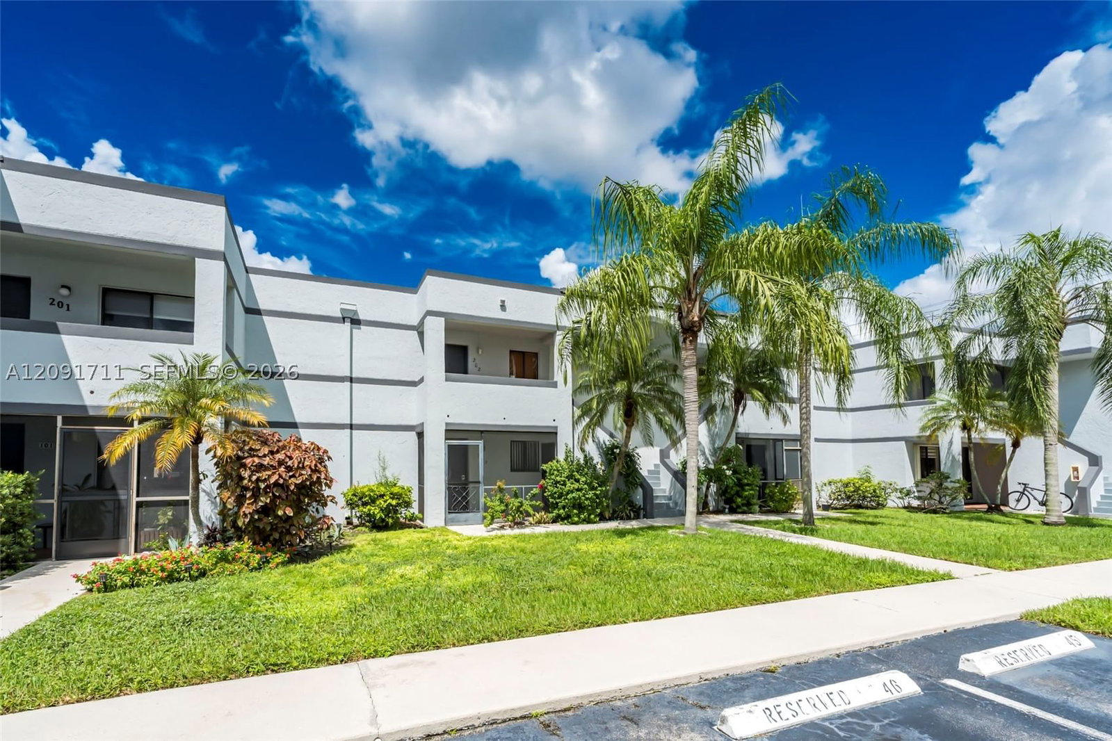 Real estate property located at 161 Lakeview Dr #202, Broward, Racquet Club Village Apar, Weston, FL