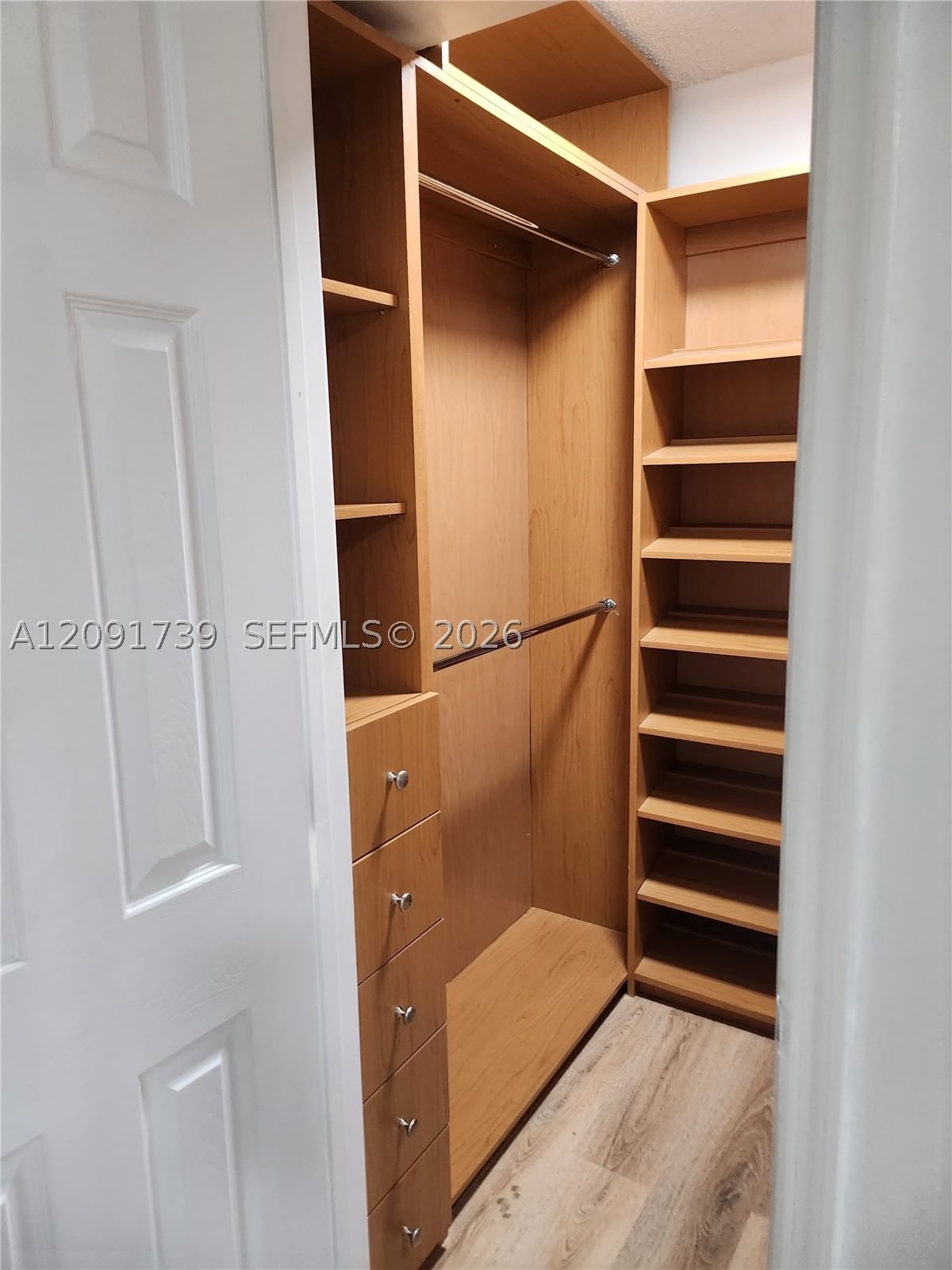 Real estate property located at 1725 60th St F202, Miami-dade, Los Suenos Condo, Hialeah, FL