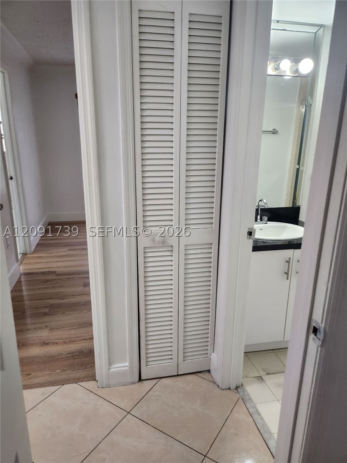Real estate property located at 1725 60th St F202, Miami-dade, Los Suenos Condo, Hialeah, FL