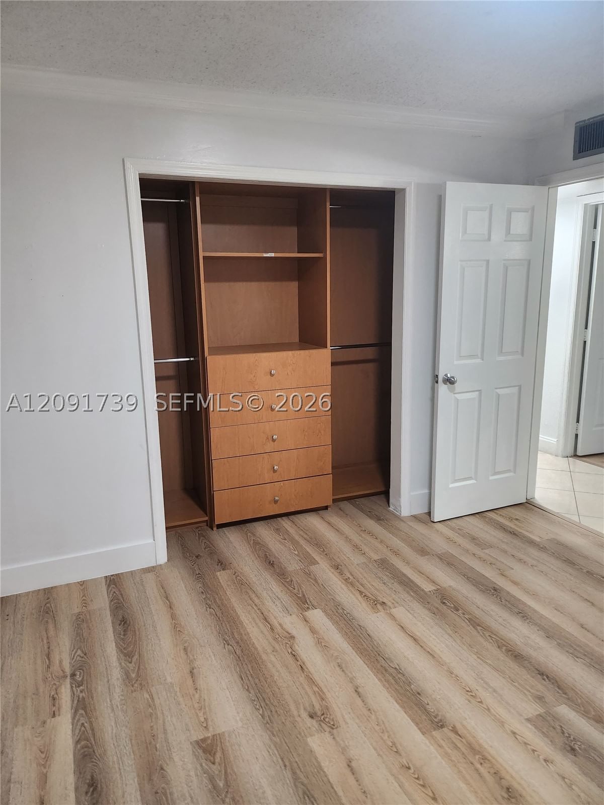 Real estate property located at 1725 60th St F202, Miami-dade, Los Suenos Condo, Hialeah, FL