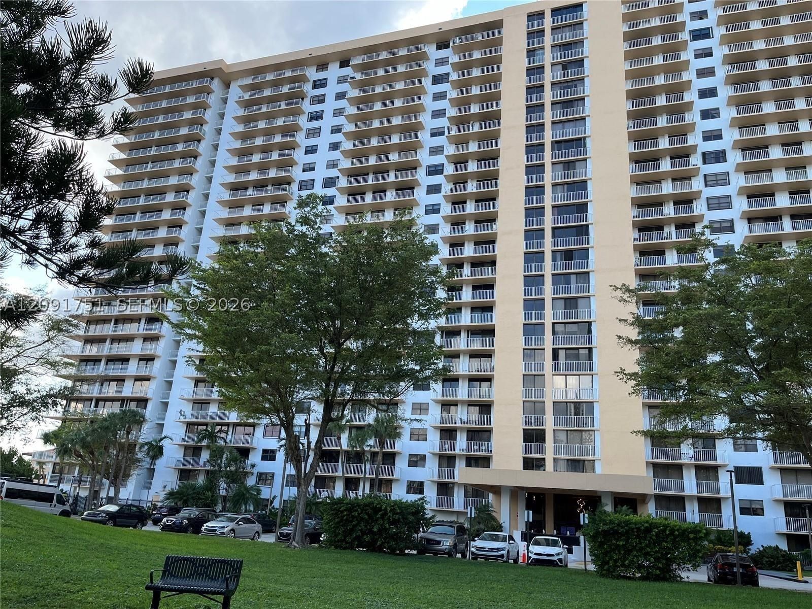Real estate property located at 290 174th St #611, Miami-dade, Winston Towers 700 Condo, Sunny Isles Beach, FL
