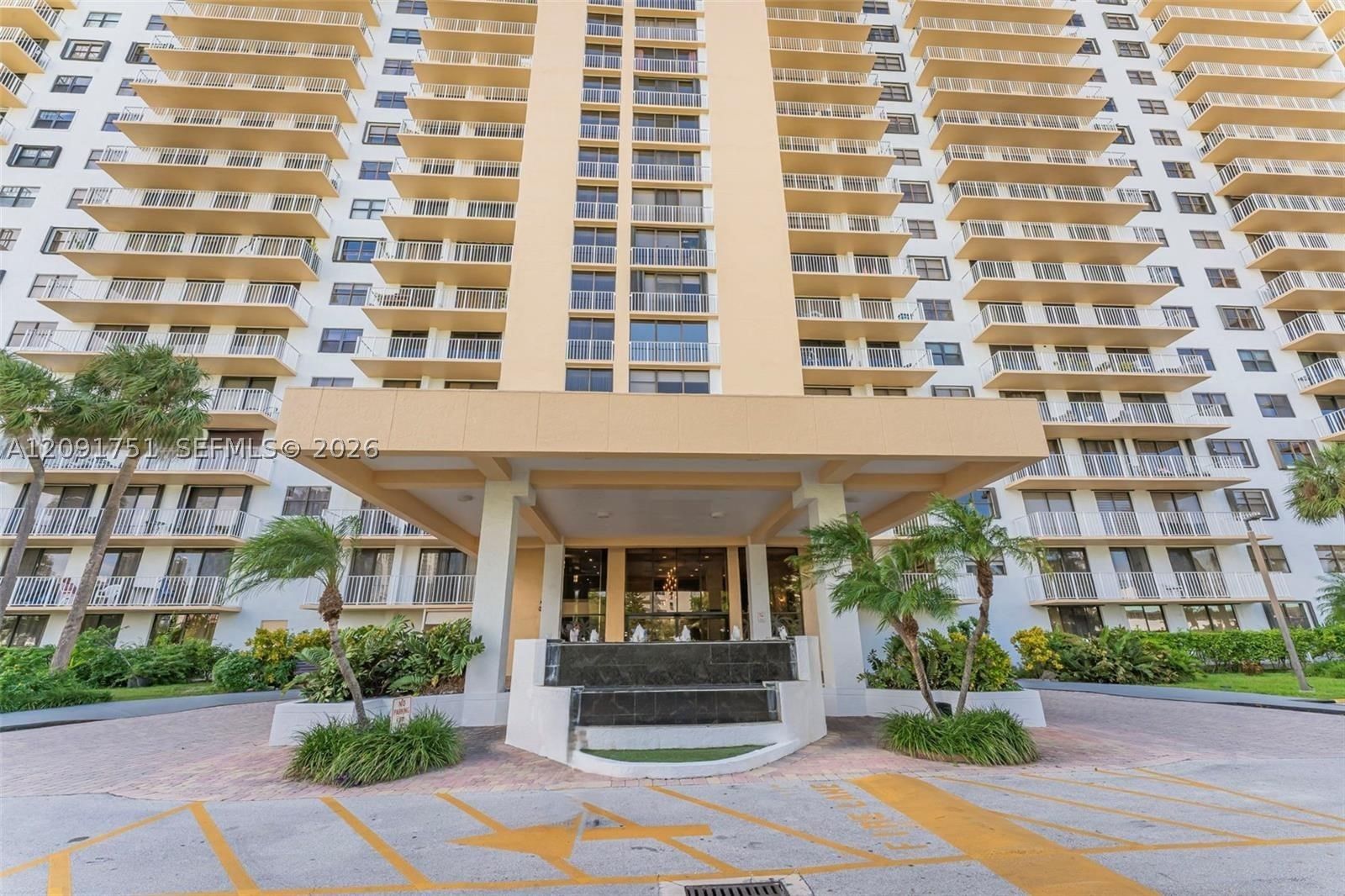Real estate property located at 290 174th St #611, Miami-dade, Winston Towers 700 Condo, Sunny Isles Beach, FL