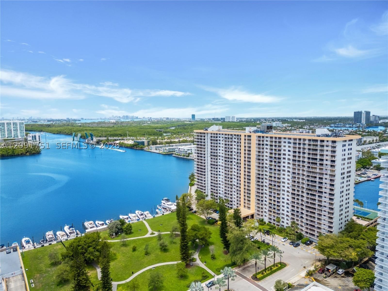 Real estate property located at 290 174th St #611, Miami-dade, Winston Towers 700 Condo, Sunny Isles Beach, FL