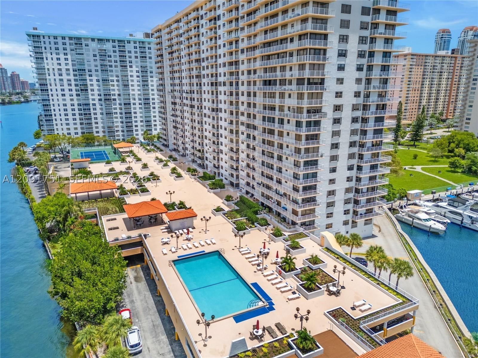 Real estate property located at 290 174th St #611, Miami-dade, Winston Towers 700 Condo, Sunny Isles Beach, FL