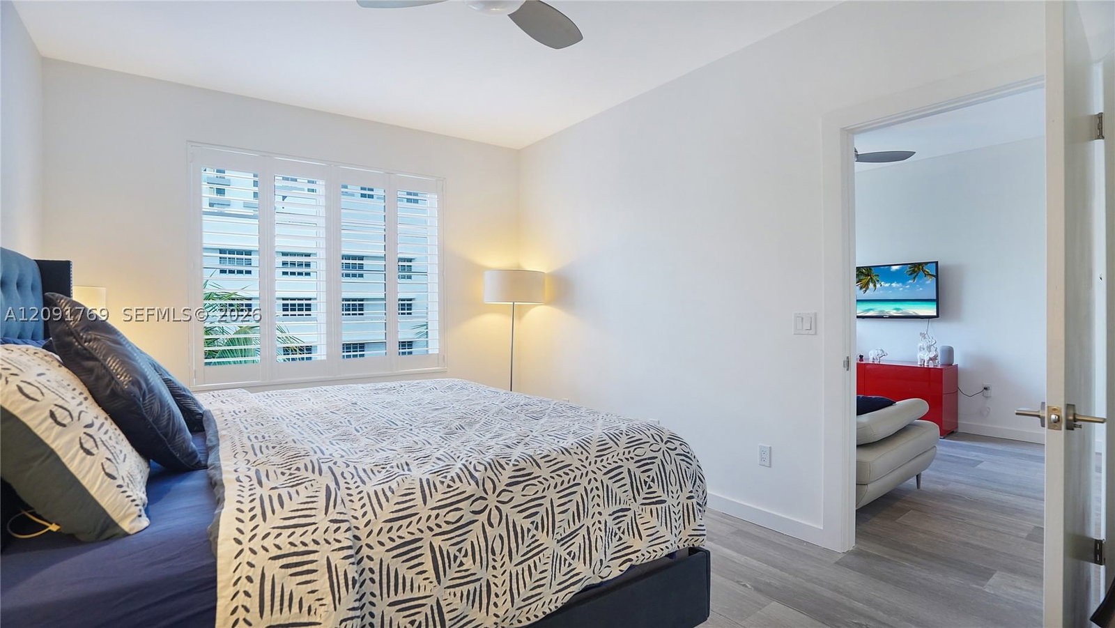 Real estate property located at 1460 Ocean Dr #407, Miami-dade, The Drake Condo, Miami Beach, FL