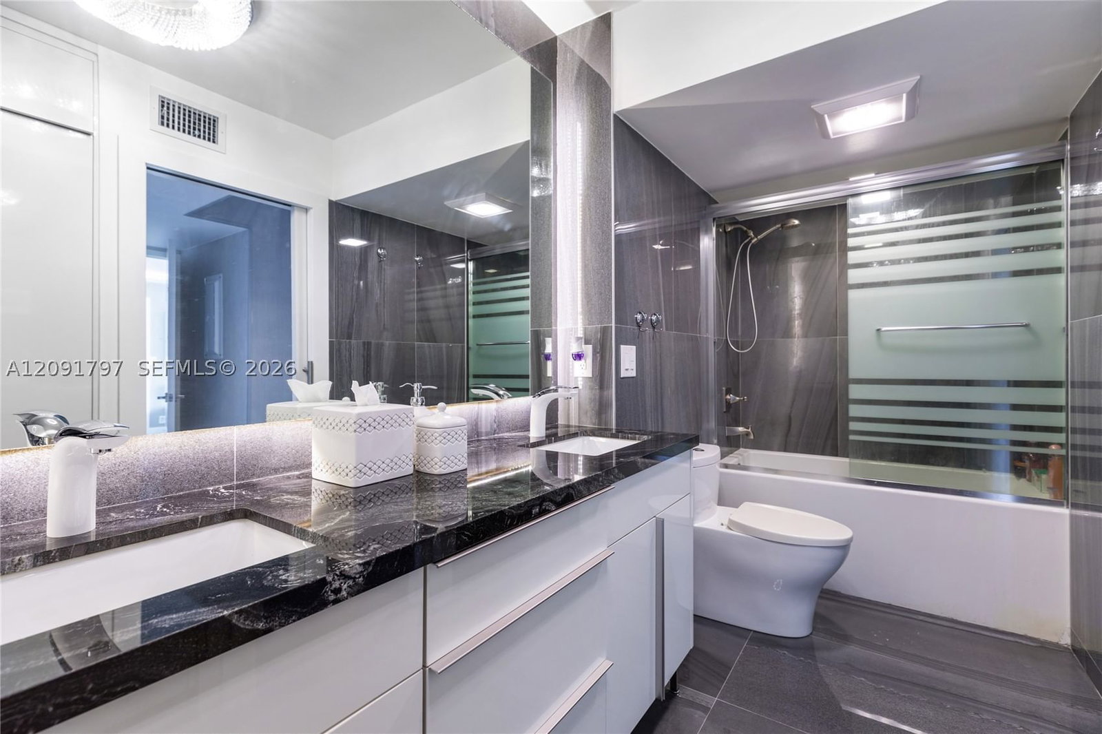 Real estate property located at 20355 34th Ct #1422, Miami-dade, Delvista Towers Condo, Aventura, FL