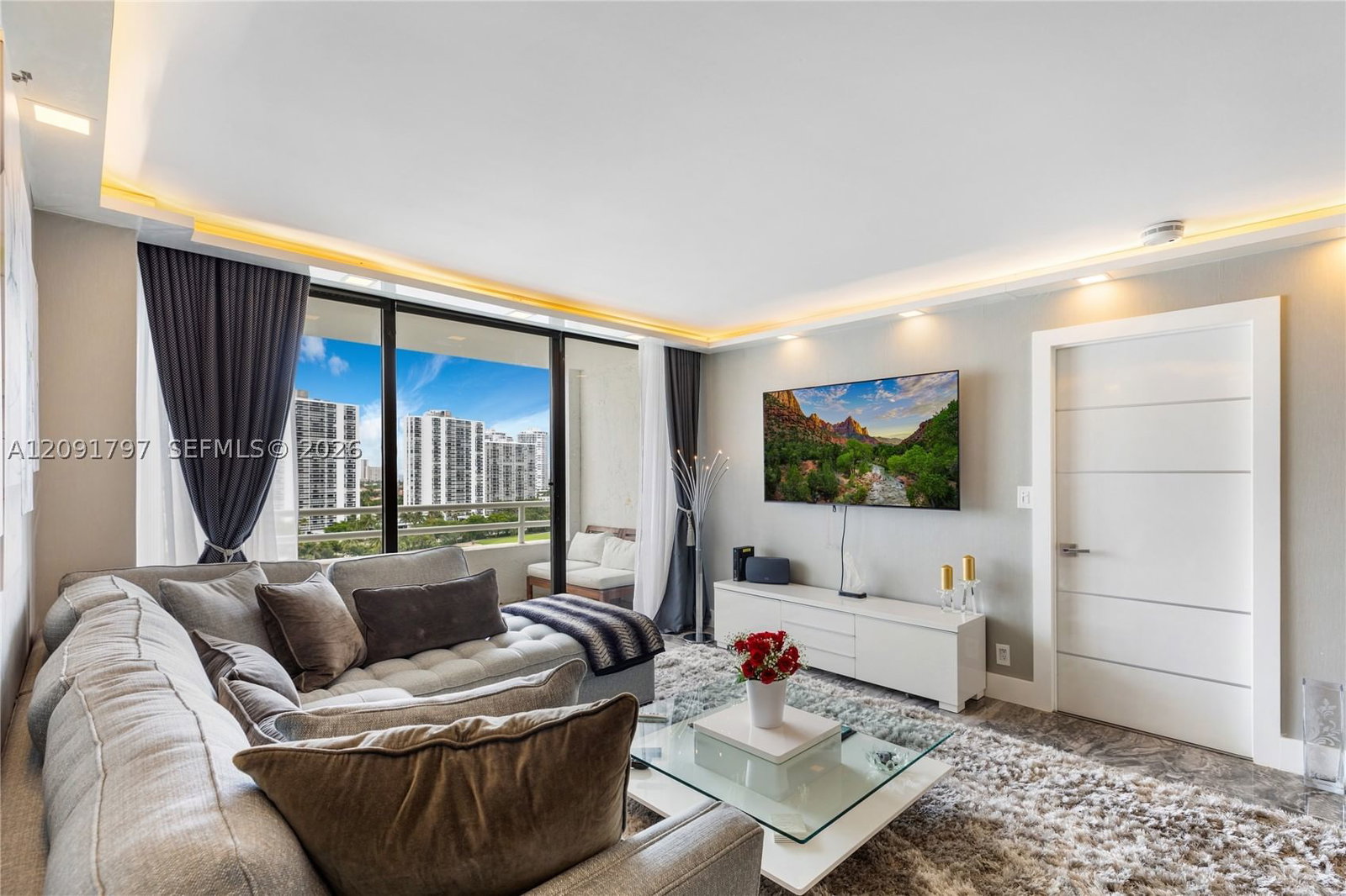 Real estate property located at 20355 34th Ct #1422, Miami-dade, Delvista Towers Condo, Aventura, FL