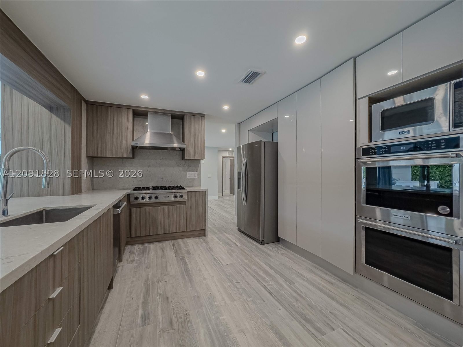 Real estate property located at 20405 22nd Pl, Miami-dade, Highland Oak Gardens Sec, Miami, FL