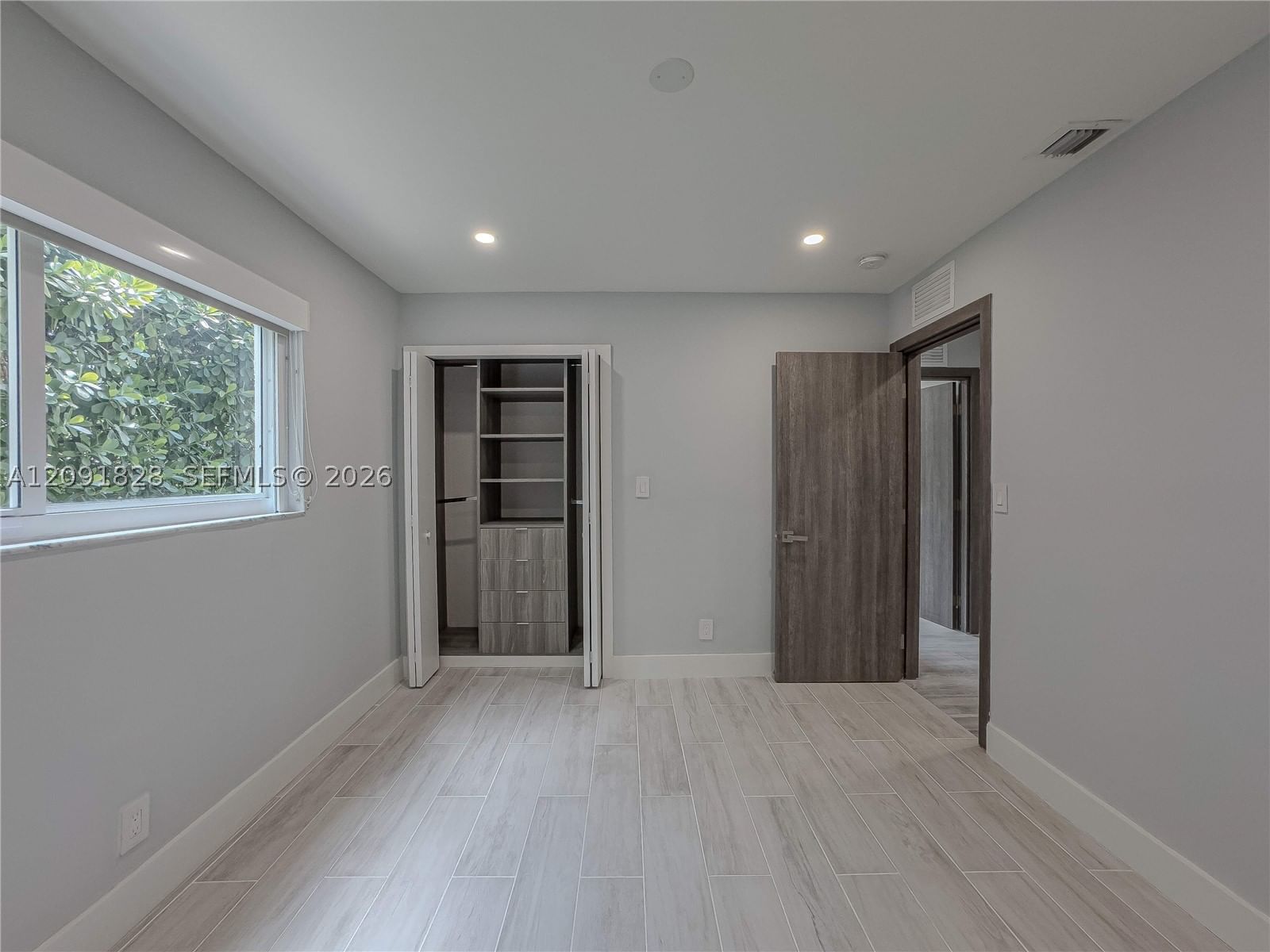 Real estate property located at 20405 22nd Pl, Miami-dade, Highland Oak Gardens Sec, Miami, FL