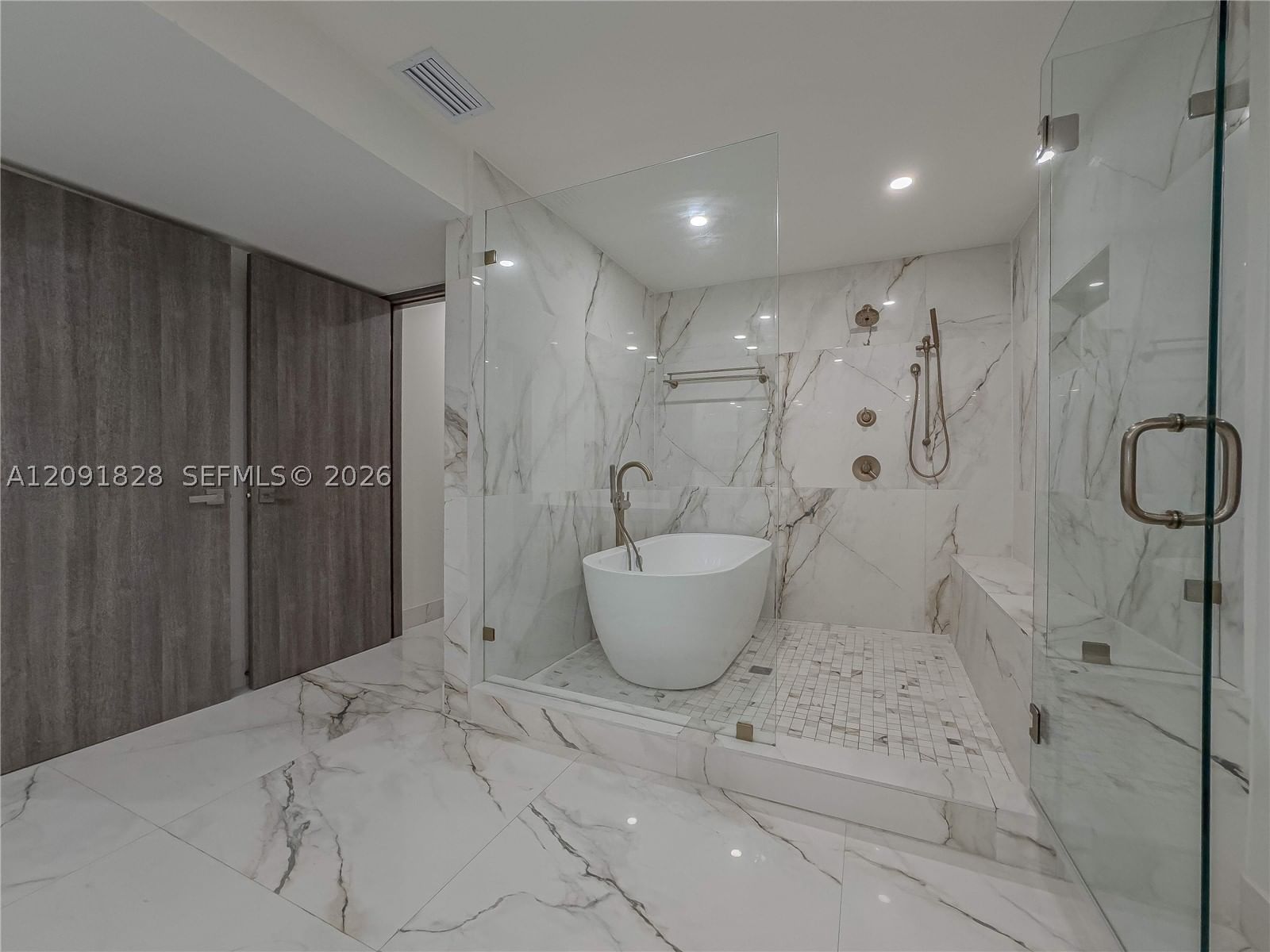 Real estate property located at 20405 22nd Pl, Miami-dade, Highland Oak Gardens Sec, Miami, FL