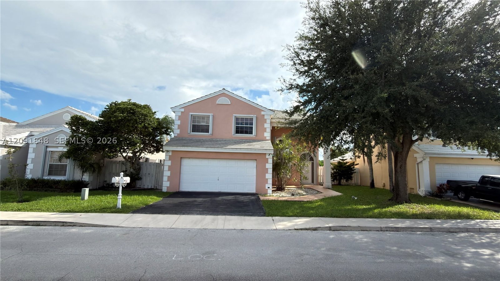 Real estate property located at 13950 Oak Ridge Dr, Broward, Shenandoah Section Two, Davie, FL