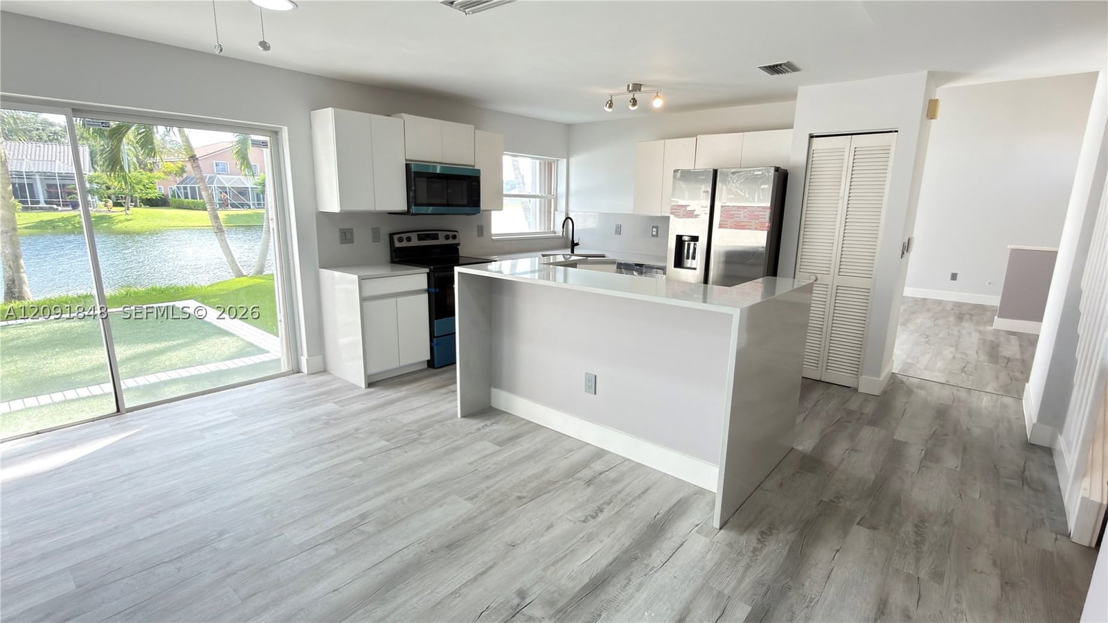 Real estate property located at 13950 Oak Ridge Dr, Broward, Shenandoah Section Two, Davie, FL