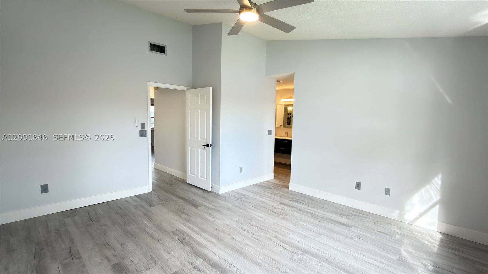 Real estate property located at 13950 Oak Ridge Dr, Broward, Shenandoah Section Two, Davie, FL