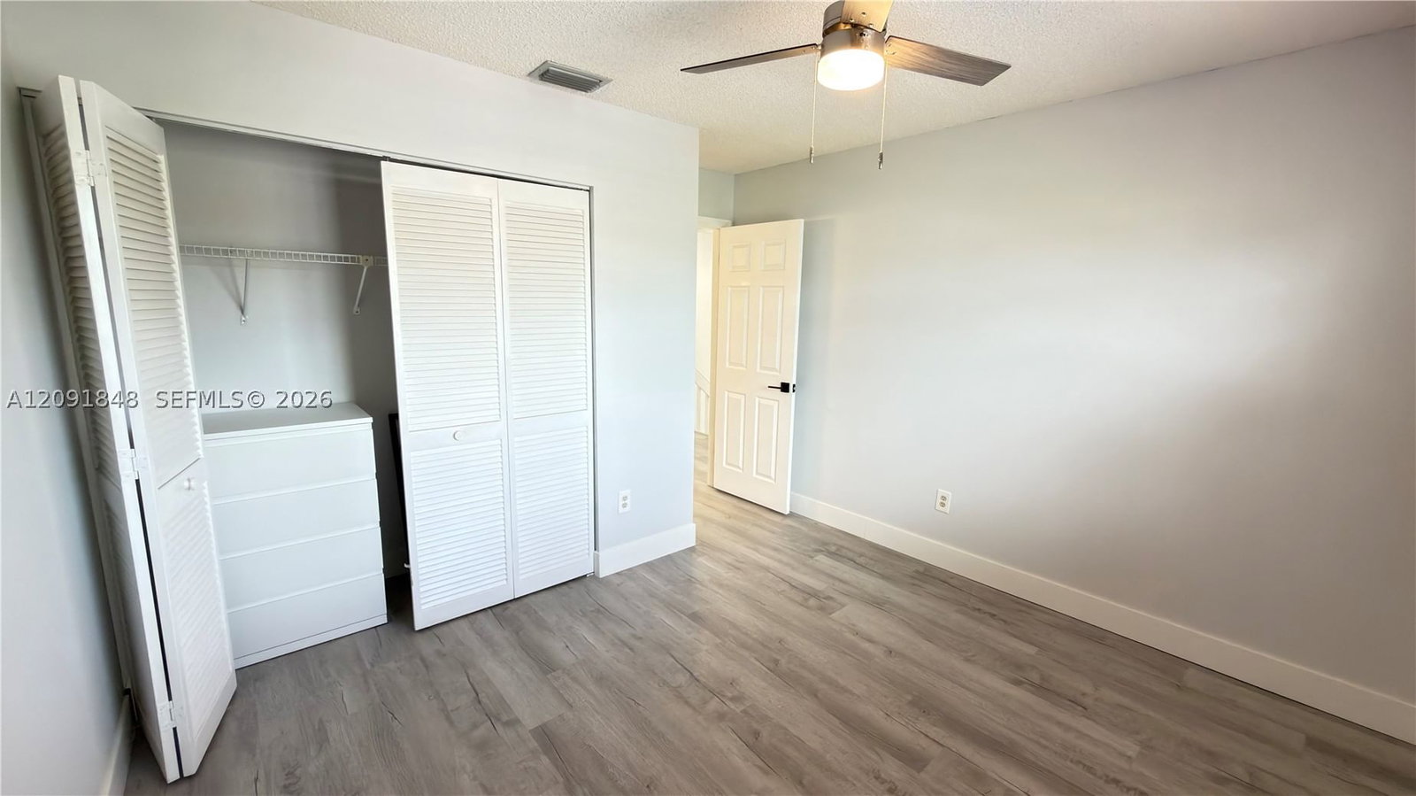 Real estate property located at 13950 Oak Ridge Dr, Broward, Shenandoah Section Two, Davie, FL