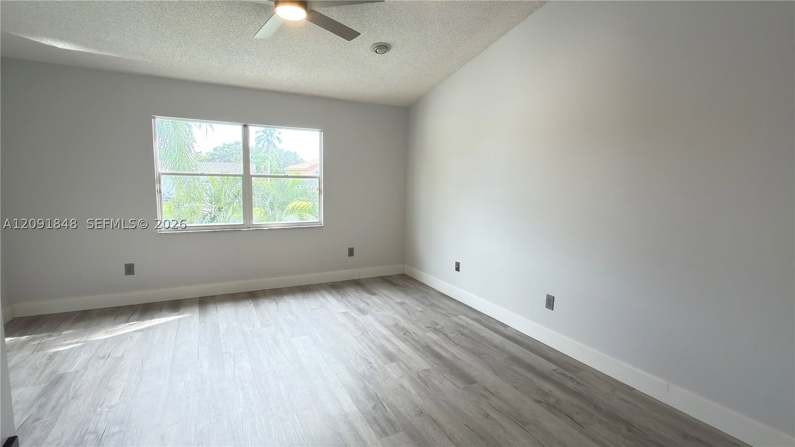 Real estate property located at 13950 Oak Ridge Dr, Broward, Shenandoah Section Two, Davie, FL