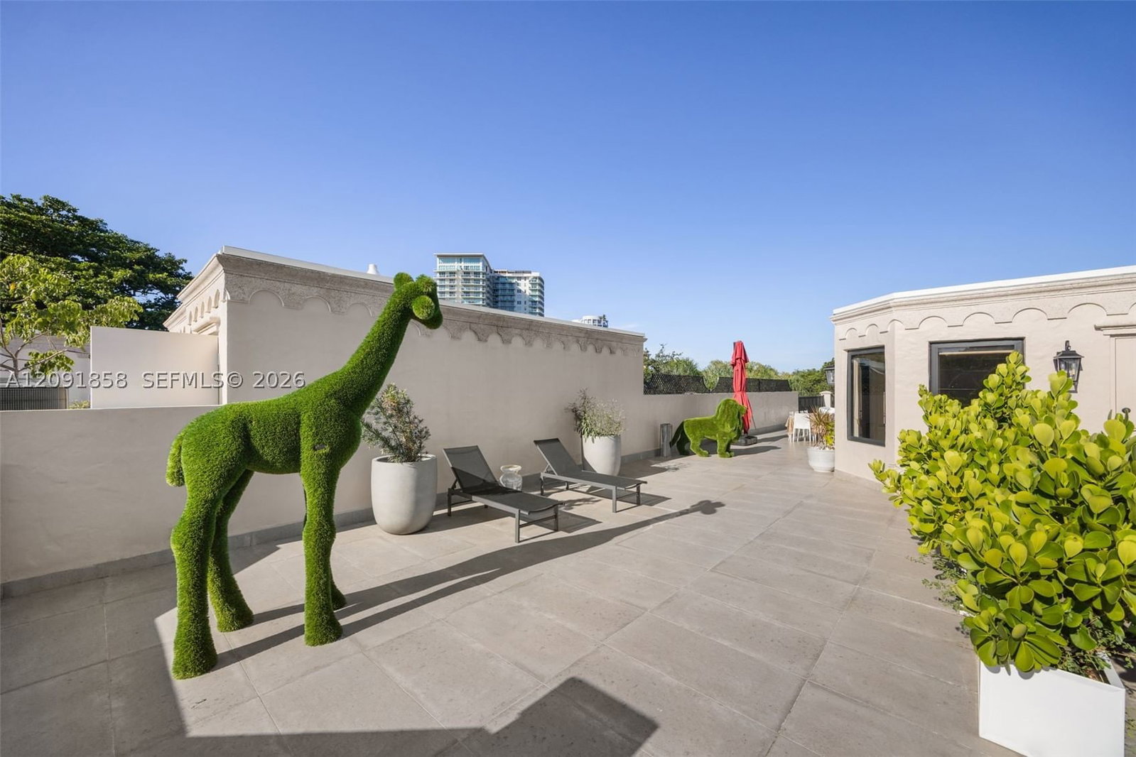 Real estate property located at 3471 Main Hwy #1204, Miami-dade, Cloisters On The Bay Cond, Coconut Grove, FL