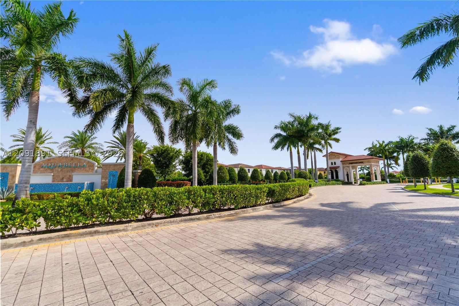 Real estate property located at 10496 33rd Ln, Miami-dade, Aquabella Section Two, Hialeah, FL
