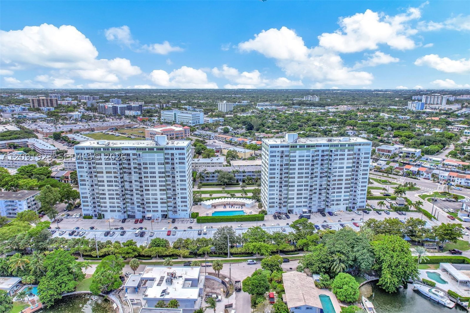 Real estate property located at 2100 Sans Souci Blvd C404, Miami-dade, Bayview Towers Condo Sout, North Miami, FL