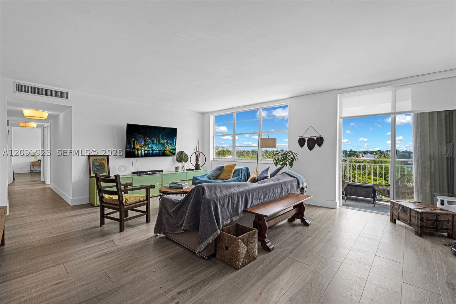 Real estate property located at 2100 Sans Souci Blvd C404, Miami-dade, Bayview Towers Condo Sout, North Miami, FL