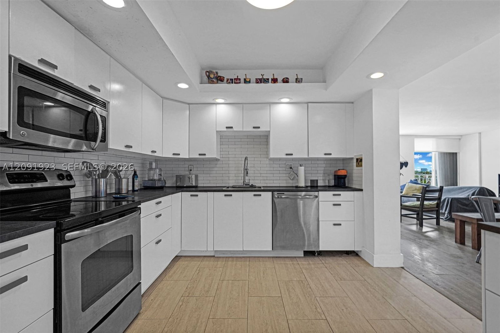 Real estate property located at 2100 Sans Souci Blvd C404, Miami-dade, Bayview Towers Condo Sout, North Miami, FL
